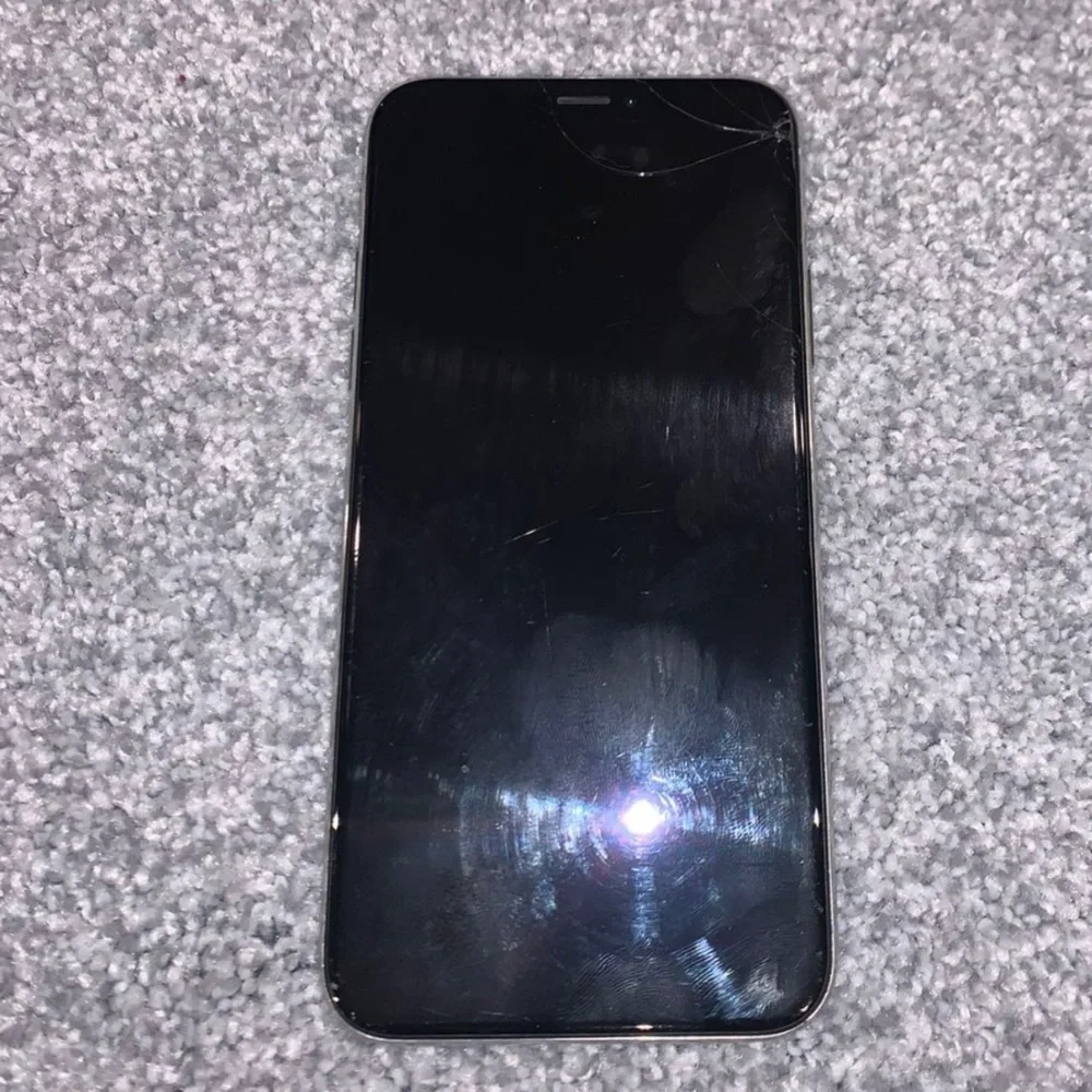 iPhone X - Picture 4 of 6
